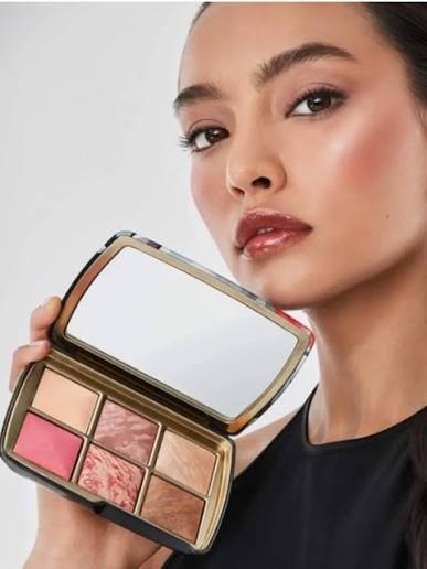 **EXTRA HOT PRICE**  Hourglass Limited Edition Horse Pallette