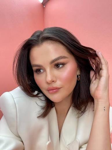 Rare Beauty Stay Vulnerable Melting Blush / Nearly Rose